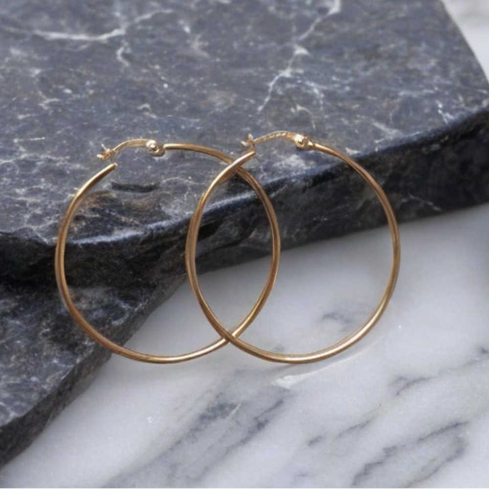 EUC Gold Hoops 10k